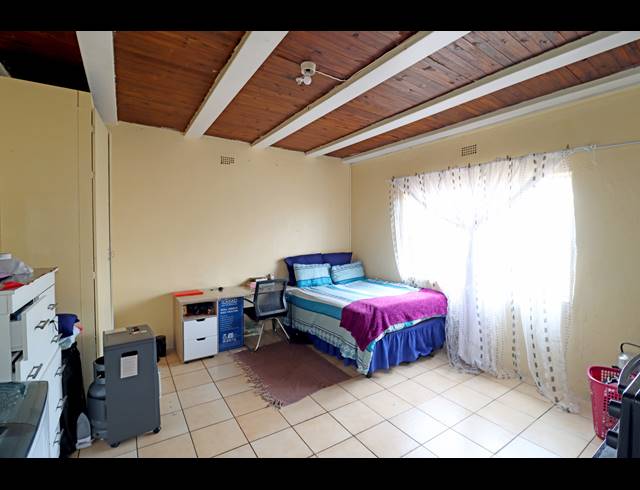 13 BEDROOM HOUSE FOR SALE IN HURST HILL